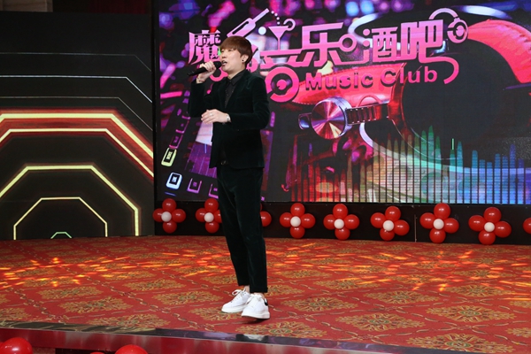 15魔都演藝酒吧表演.JPG